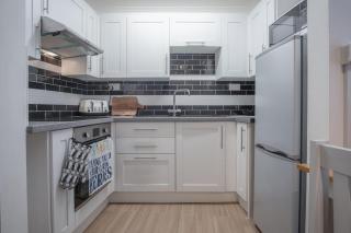 Castle Cove - 1 Bedroom Apartment - Tenby - Tenby - 8