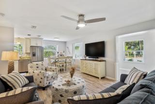 New Smyrna Beach Home Less Than 1 Mi to Beachand Main House - New Smyrna Beach - 0