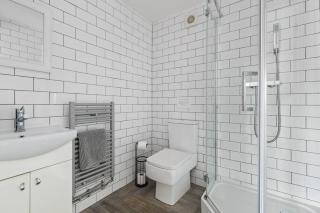 Stunning Property Seaviews, Private Pool & Parking - 2