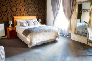 Royal Hotel - 7