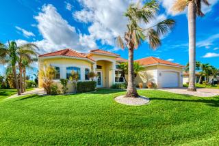VILLA CALLA - 3 BEDS - 4,5 BATHS - 6 GUESTS - GULF ACCESS & POOL/SPA - INCL.10% OFF BOAT RENTAL - Cape Coral - 7