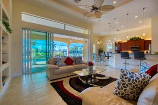 VILLA CALLA - 3 BEDS - 4,5 BATHS - 6 GUESTS - GULF ACCESS & POOL/SPA - INCL.10% OFF BOAT RENTAL - Cape Coral - 4