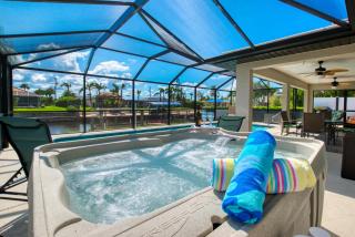 VILLA BOATERS DREAM - 3 BEDS 2 BATHS - 8 GUESTS - GULF ACCESS & POOL/SPA - INCL.10% OFF BOAT RENTAL - Cape Coral - 8