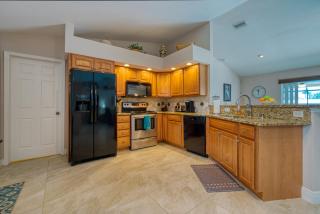 VILLA BOATERS DREAM - 3 BEDS 2 BATHS - 8 GUESTS - GULF ACCESS & POOL/SPA - INCL.10% OFF BOAT RENTAL - Cape Coral - 1