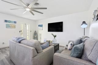 Boat Lovers Paradise Walk to Private Beach! - Jensen Beach - 6