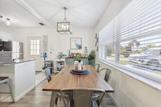 Boat Lovers Paradise Walk to Private Beach! - Jensen Beach - 4