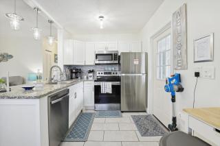 Boat Lovers Paradise Walk to Private Beach! - Jensen Beach - 3