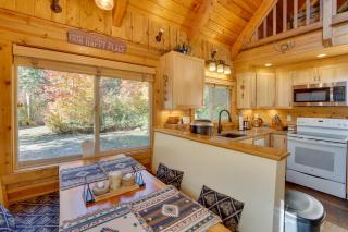 Cozy Easton Cabin on the Yakima River! - 2