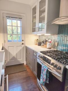 Daisy's Heavenly Townhome - 5