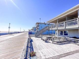 Ocean front * Boardwalk * Private Balcony - Ocean City - 3