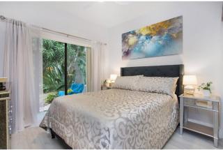 Naples Dream at WTC with Heated Pool SPA Sauna 7 bicycles and 3 mls to beach - 3