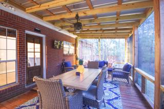 Welcoming Brandon Home with Pool and Screened-In Deck - Brandon - 9