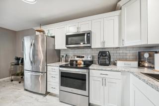 Vine Grove Home with Deck, 4 Mi to Saunders Springs! - Radcliff - 3