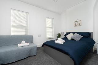 HORNSEY LODGE - Strictly NO Parties - Liverpool - 1