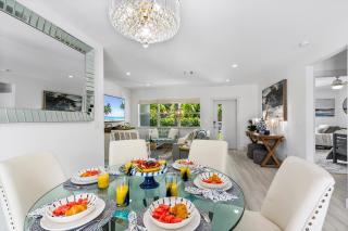 Luxury Downtown West Palm Beach Cottage! - 3