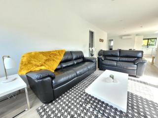 Hosts on the Coast - Catherine Chic - Whitianga - 1