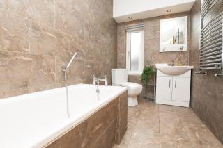 Anfield Luxe Retreat - Stylish Stay with Parking - Steps from Stadium - Short Drive to City Centre - Liverpool - 3