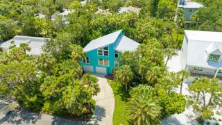 Palm Paradise - Pet Friendly Home on Siesta Key w/ Large Heated Private Pool & Outdoor Area! - 6