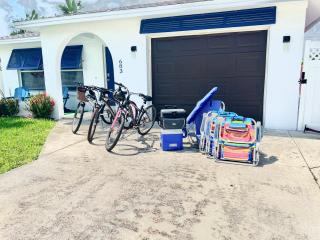 Aqua Blue! Close to the Beach! Large Heated Pool, Fenced in Yard, Pet Friendly! - Naples - 8