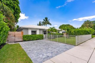 Elegant 3br Getaway W Pool, Near Wpb Hotspots - 0