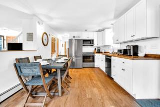 Thomas Trail - Game Room, Fire Pit, 1 min to Ski Mountain & Shared Beach! - Bridgton - 4