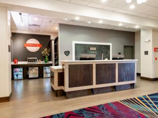 Flag Point Inn and Suites Pratt by FairBridge - Pratt - 4