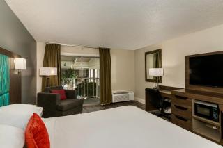 Red Lion Hotel Pocatello - Pocatello - 2