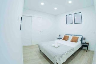Bright and modern flat with air-con and free parking - 9