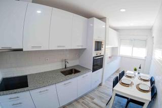 Bright and modern flat with air-con and free parking - 6