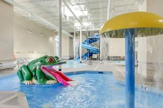 Luxury 3B Mountain Views- Pool & Hot Tub -Sleeps 10 - 4