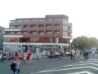 La Piazza Primorsko Rooms & Apartments - Primorsko - 0