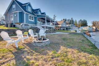 Family Home on Lake Newton with Deck and Fire Pit - 0