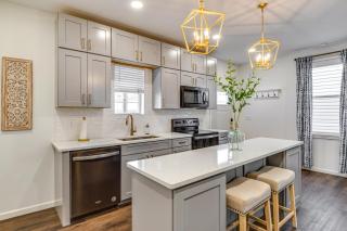 Chic Indianapolis Home with Patio Less Than 2 Mi to Downtown - Indianápolis - 2