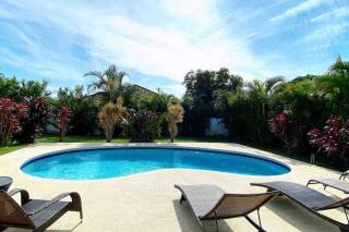 Sunshine Retreat with heated saltwater pool - 0