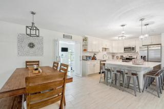 Bikes, Yard and Fire Pit at Upscale Lecanto Home! - 5