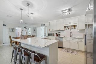 Bikes, Yard and Fire Pit at Upscale Lecanto Home! - 1