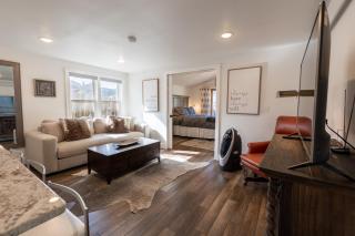 Adorable Bungalow w/ Private Patio Mins away from Downtown Rapid City - 3