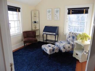 Cheerful Bedroom + TV Room 50 min to Times Square - Caldwell - 9