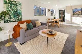 2 bed Escape, Heart of Riccarton w/carpark - Christchurch - 8