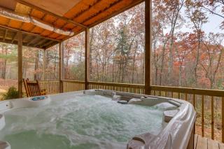 Blue Ridge Cabin with Hot Tub, 5 Mi to Downtown! - Blue Ridge - 9