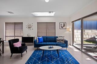4 Comfy Spacious Family Home - Perth - 3