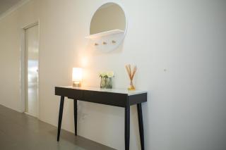 4 Comfy Spacious Family Home - Perth - 2