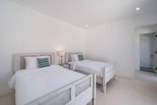 Beachside Mediterranean Luxury: 3BR in Canggu - Canggu - 7