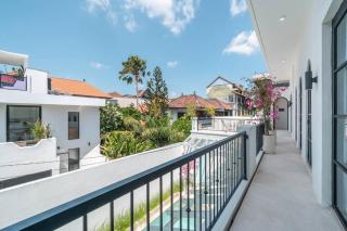 Beachside Mediterranean Luxury: 3BR in Canggu - 1