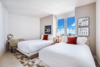Zen Vacation Rentals Ocean Front at Lyfe Resort - Hollywood - 1