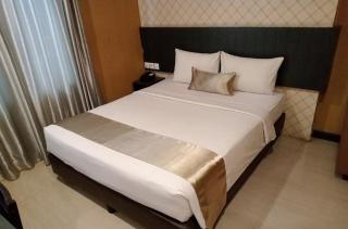 CREW EXPRESS Hotel - Lubukpakam - 2