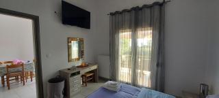 Sun-n-Waves Holidaymakers - Rafina - 3