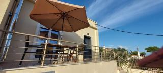 Sun-n-Waves Holidaymakers - Rafina - 7