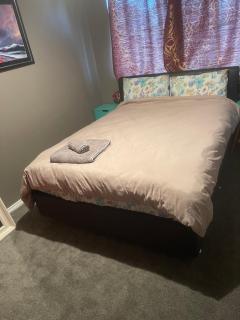 Entire Residential 3 bedroom and 2 bathrooms home and family home - Boulder - 0