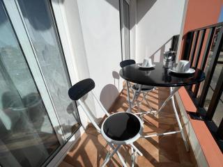 Daisal Apartment - 2 bedroom apartment with balcony near the beach & city center, perfect for nomads, travellers, families, watersports! - 4